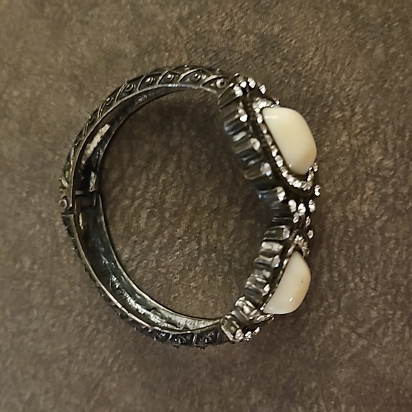 VTG Medieval Castlecore Bronze Rhinestone Chunky Clamper Bracelet - Picture 3 of 7